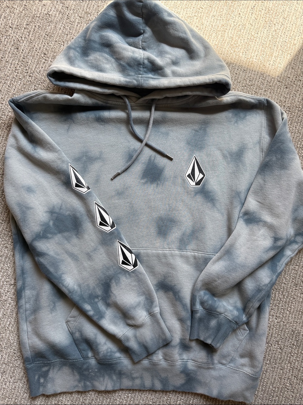 Volcom Gray and Blue Tie-Dye Pullover Hoodie with Graphic Emblems